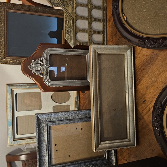 Elegant Multi-Color Picture Frame Set - Picture 4 of 10